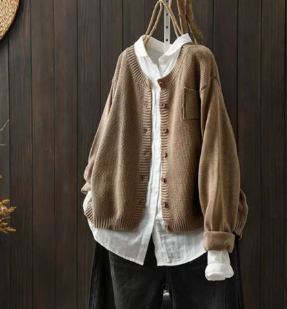 Damski kardigan dzianinowy oversize zapinany na guziki-Cardigan for women-Olave