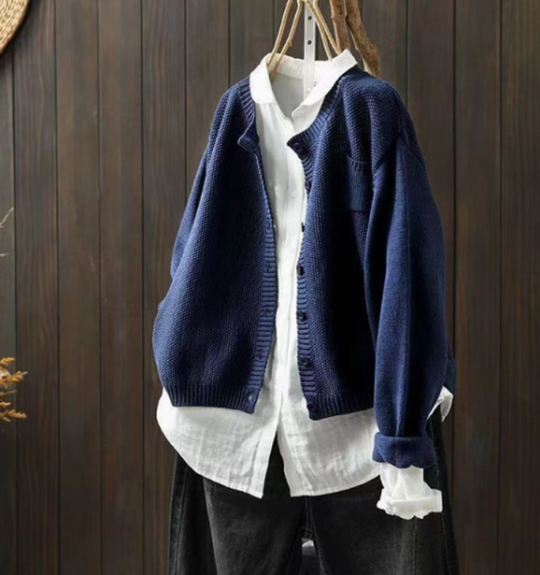 Damski kardigan dzianinowy oversize zapinany na guziki-Cardigan for women-Olave