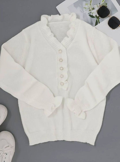 Damski sweter z dzianiny z falbanką przy dekolcie w serek i guzikami-Sweaters for Women-Olave