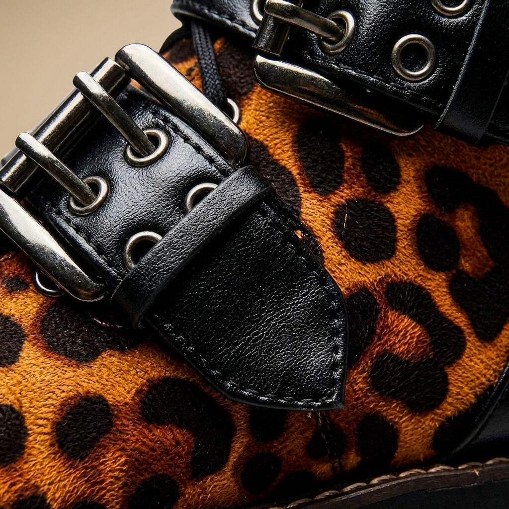 Damskie botki za kostkę w panterkę z klamrami-Footwear for women-Olave
