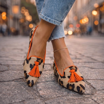 Damskie zamszowe mokasyny ze szpiczastym noskiem i chwostami-Footwear for women-Olave
