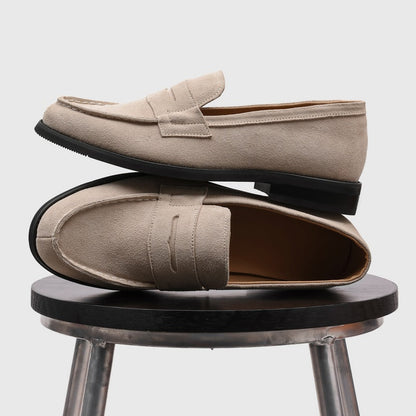 Męskie mokasyny z zamszu z kontrastowymi przeszyciami-Footwear for men-Olave