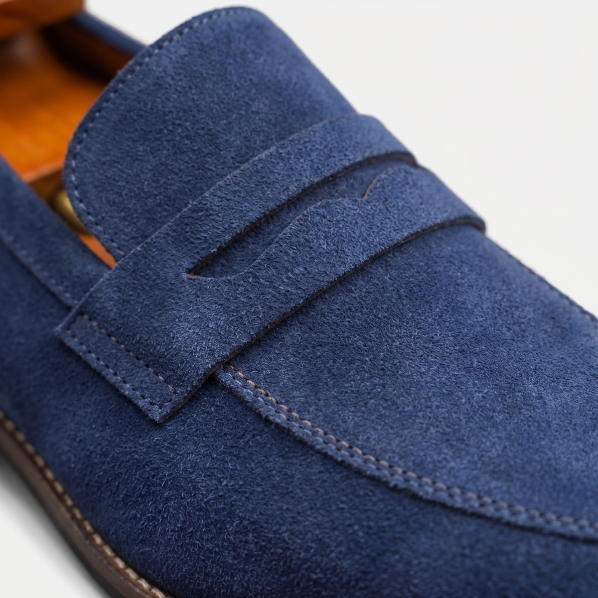 Męskie zamszowe mokasyny typu penny loafers z przeszyciem na nosku-Footwear for men-Olave