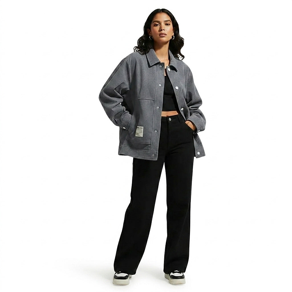 Damska koszula wierzchnia zapinana na guziki z naszywanymi kieszeniami-Jacket for women-Olave