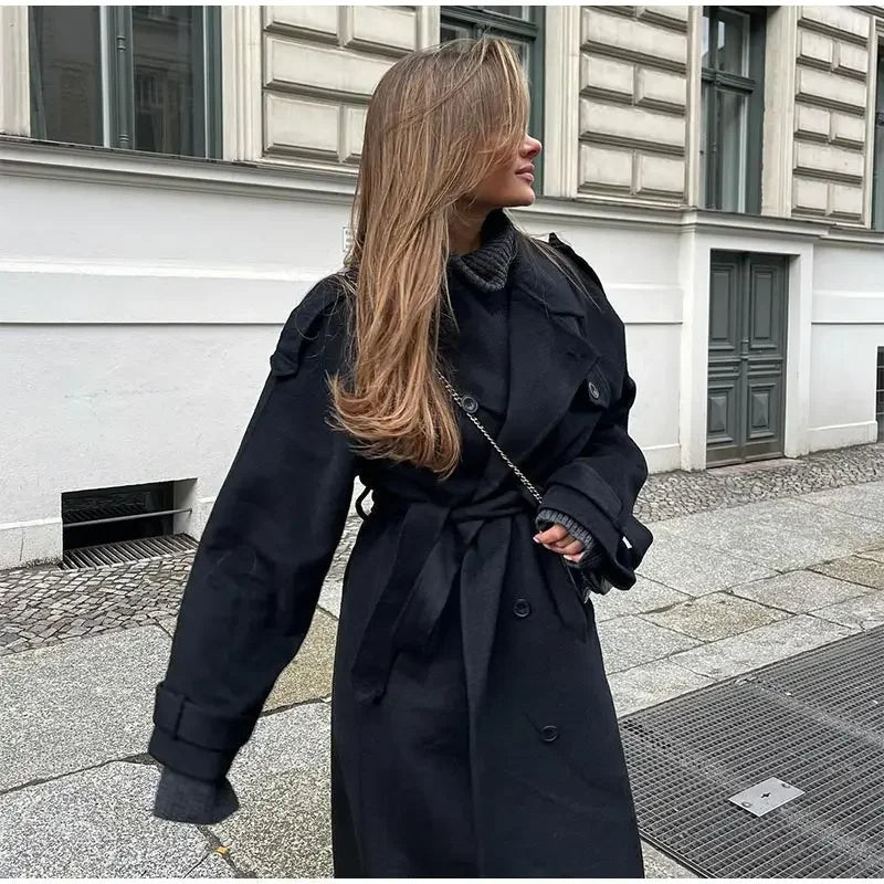Damski długi trencz z paskami przy mankietach-Coats for women-Olave