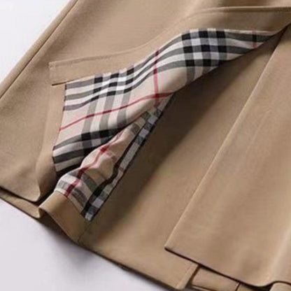 Damski długi trencz z paskiem i podszewką w kratę-Coats for women-Olave