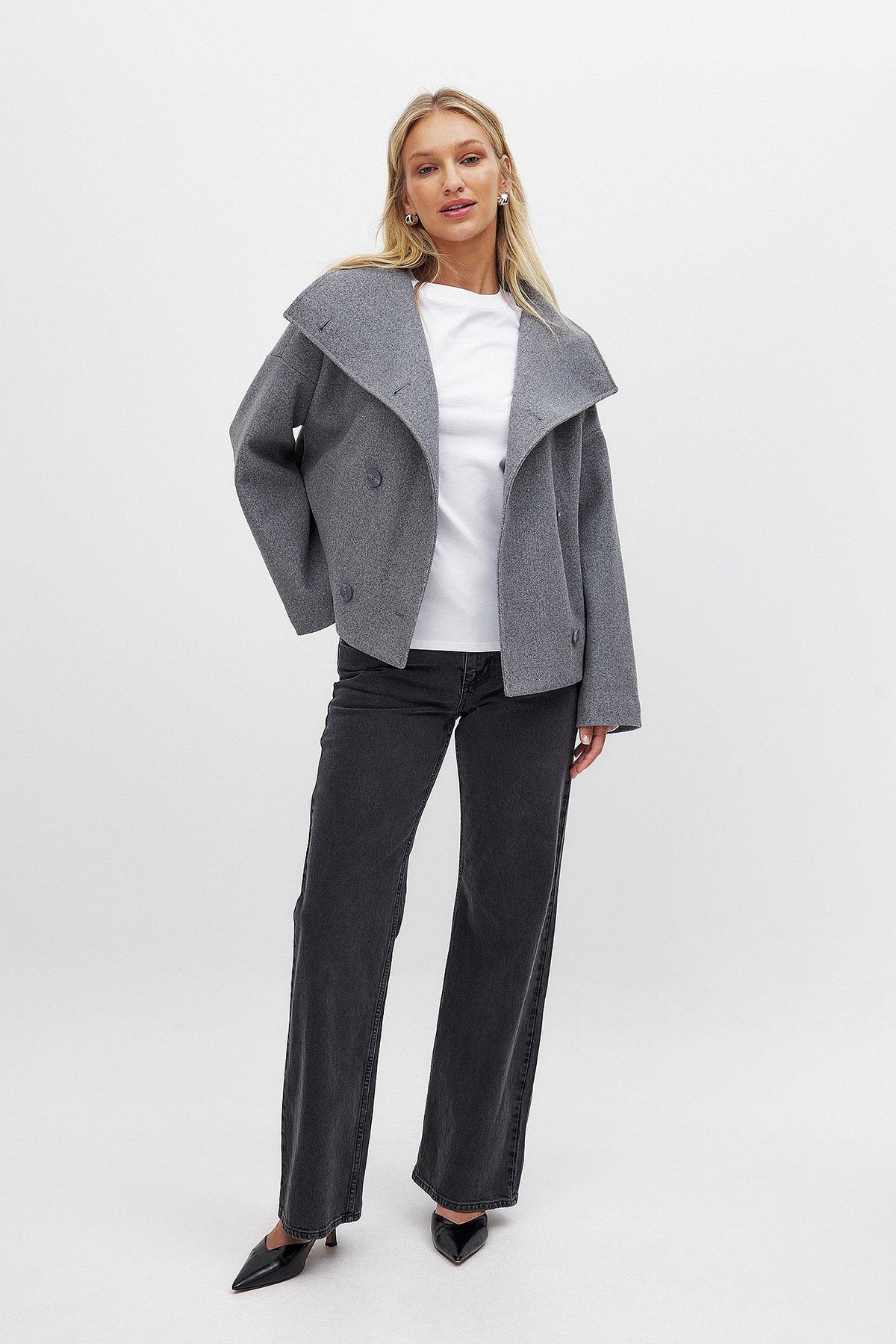 Damski krótki płaszcz typu pea coat z domieszką wełny-Coats for women-Olave
