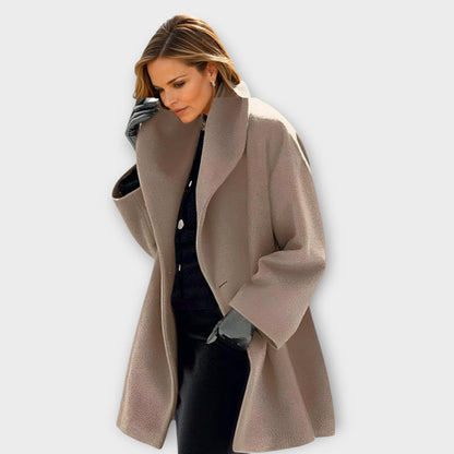 Damski płaszcz oversize z szerokimi klapami-Coats for women-Olave