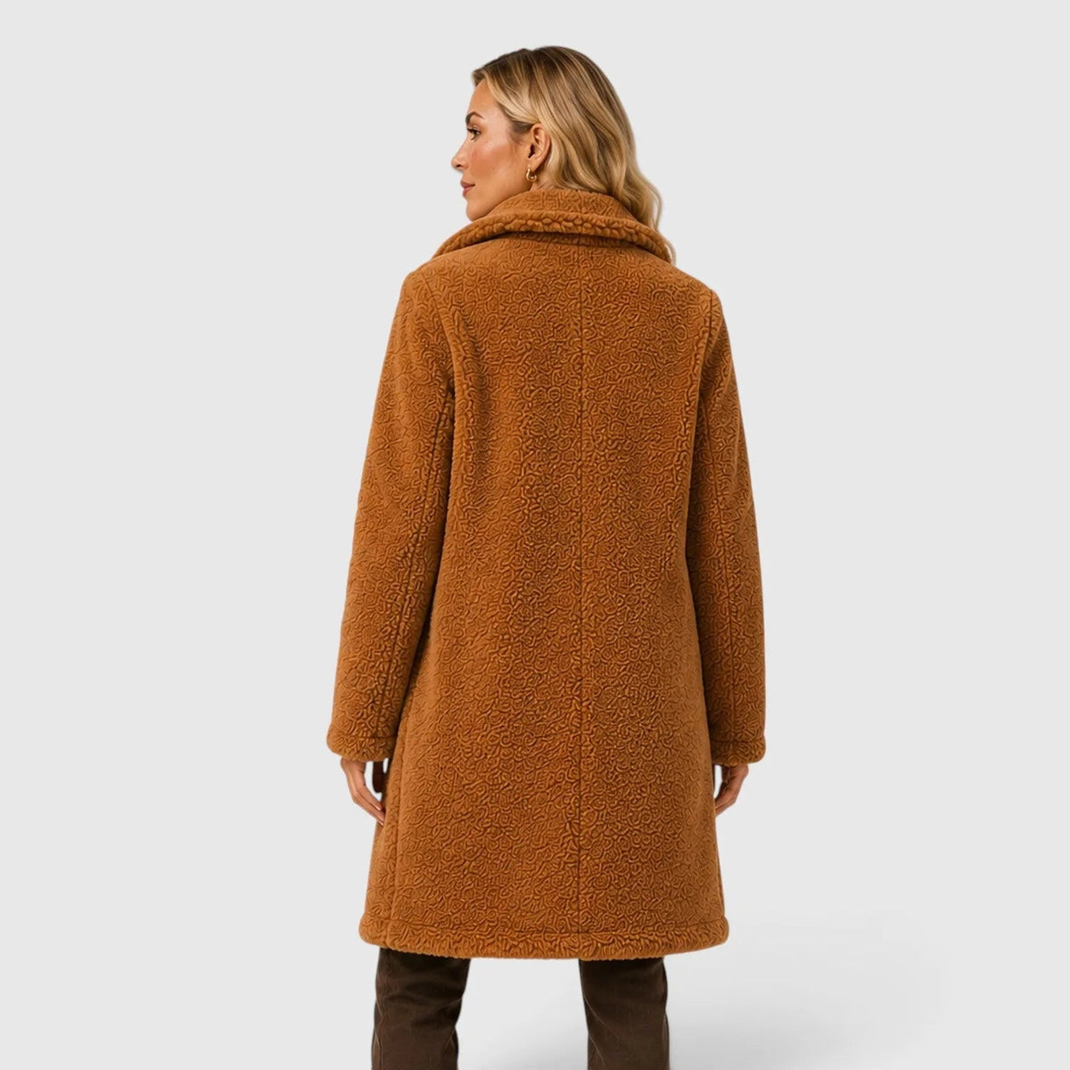 Damski płaszcz typu teddy zapinany na guziki-Coats for women-Olave
