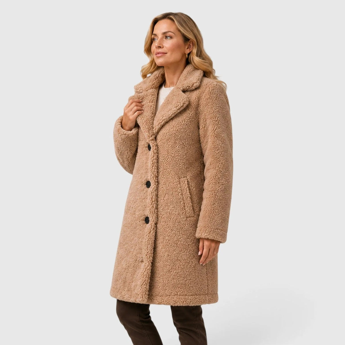 Damski płaszcz typu teddy zapinany na guziki-Coats for women-Olave