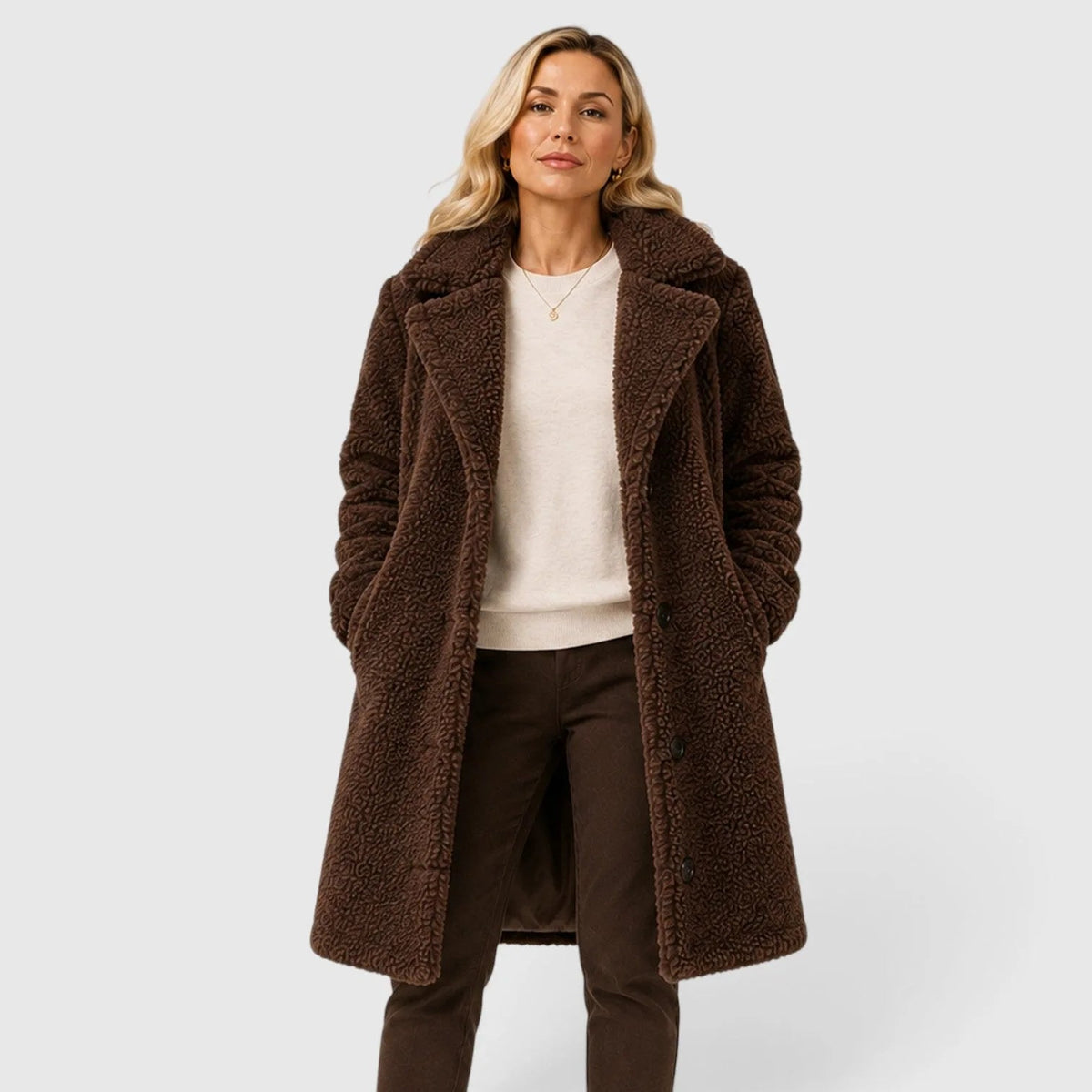 Damski płaszcz typu teddy zapinany na guziki-Coats for women-Olave