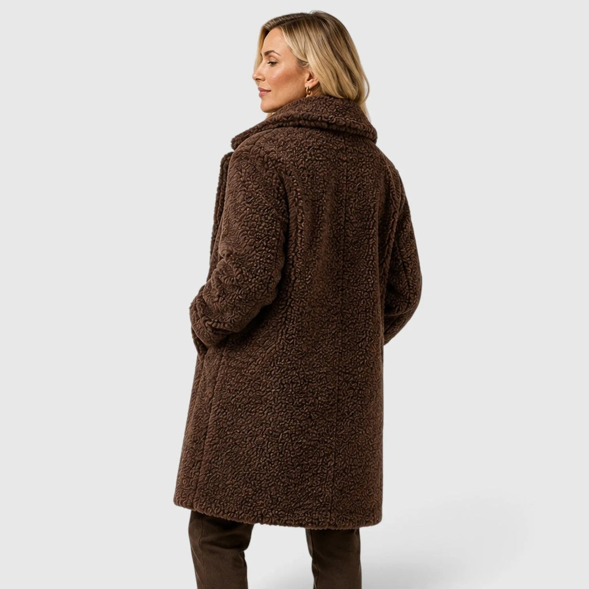 Damski płaszcz typu teddy zapinany na guziki-Coats for women-Olave