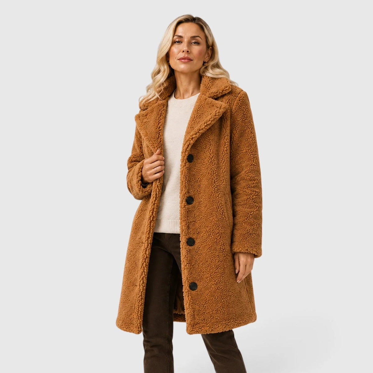 Damski płaszcz typu teddy zapinany na guziki-Coats for women-Olave