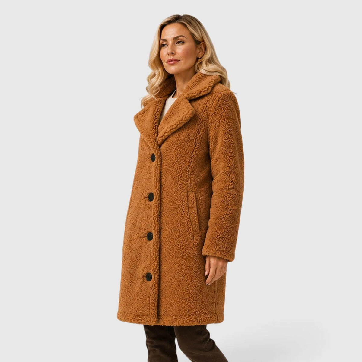 Damski płaszcz typu teddy zapinany na guziki-Coats for women-Olave
