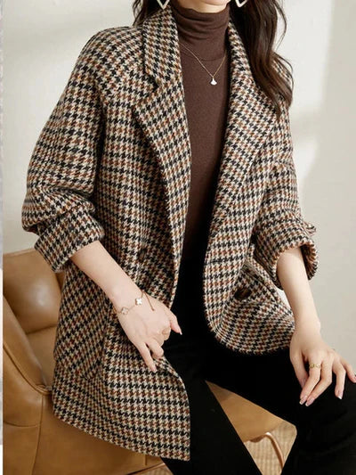 Damski płaszcz w pepitkę z zapięciem na guziki-Jacket for women-Olave