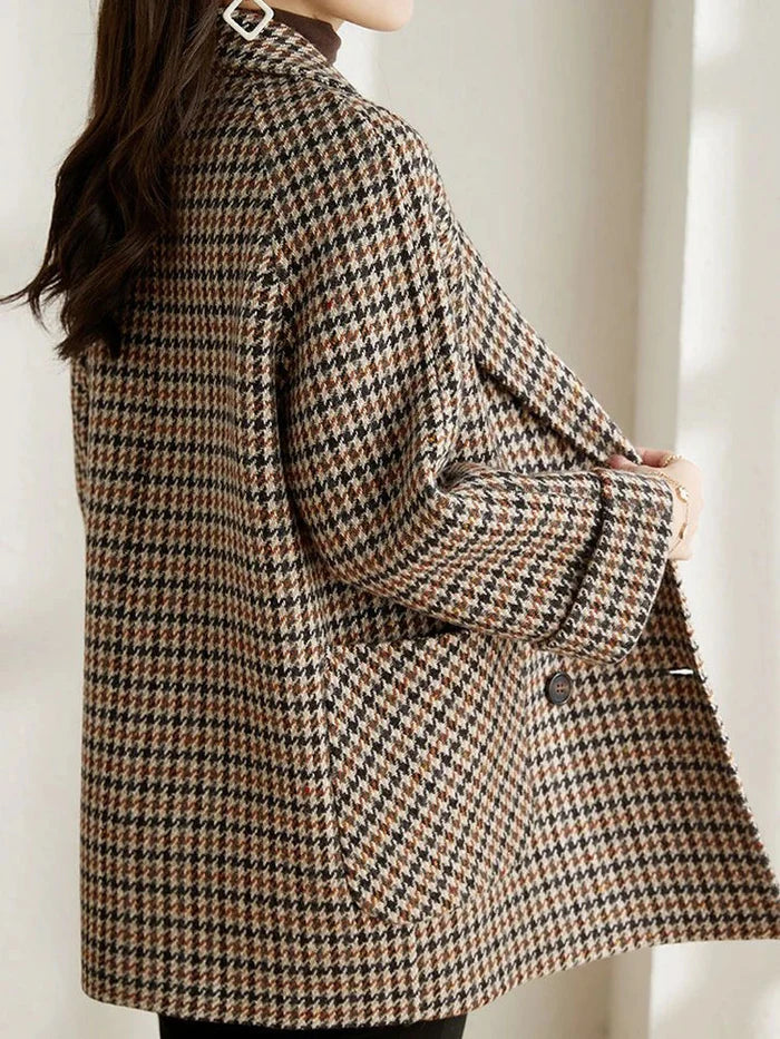 Damski płaszcz w pepitkę z zapięciem na guziki-Jacket for women-Olave