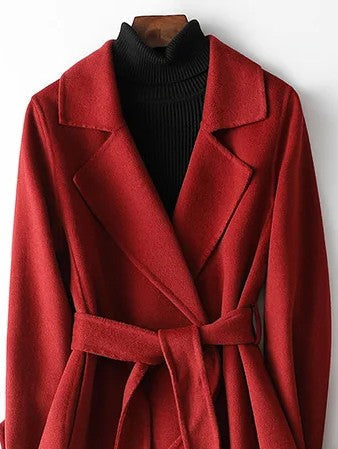 Damski płaszcz wiązany z paskiem i szerokimi klapami-Coats for Women-Olave