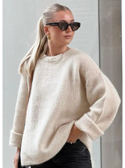 Damski sweter z dzianiny z okrągłym dekoltem i obniżoną linią ramion-Sweaters for Women-Olave