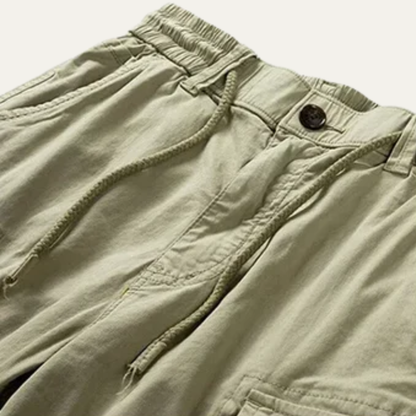 Męskie szorty cargo z elastycznym pasem i kieszeniami z klapkami-Shorts for men-Olave