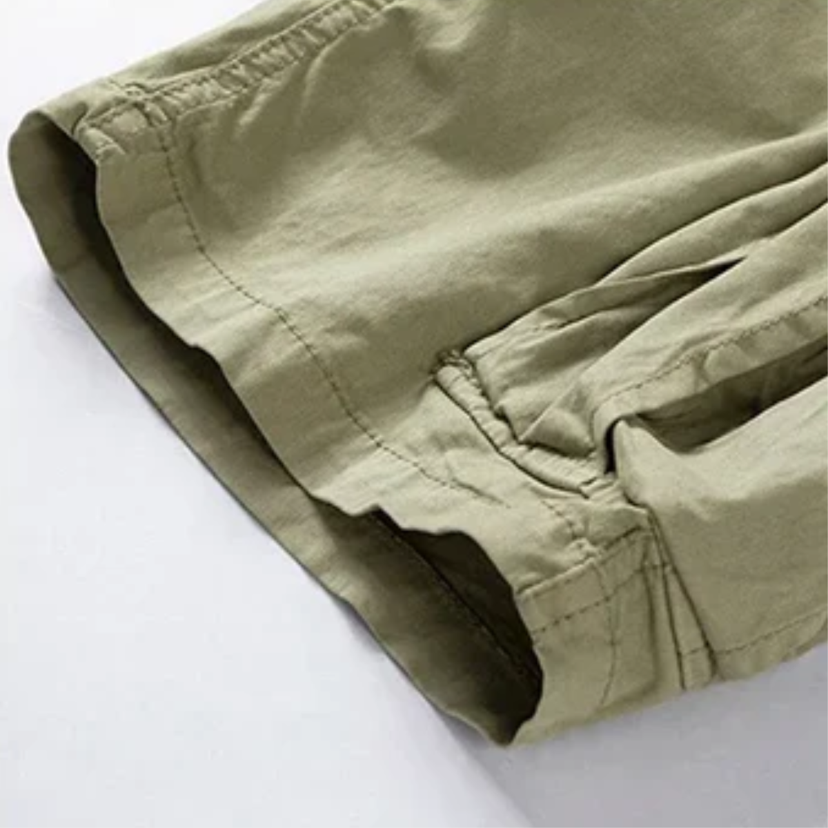Męskie szorty cargo z elastycznym pasem i kieszeniami z klapkami-Shorts for men-Olave