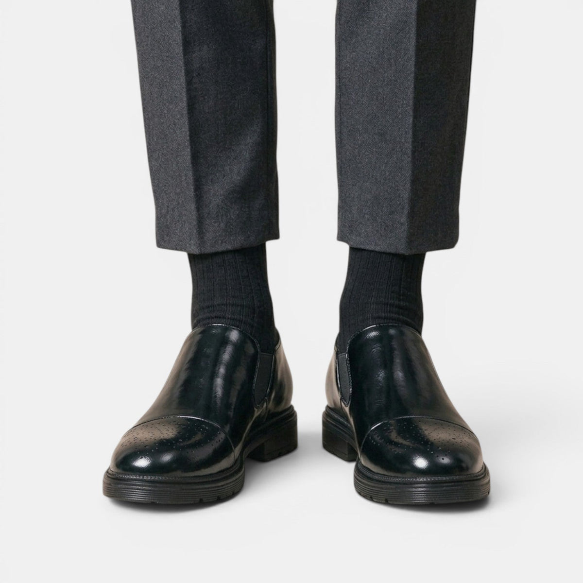 Męskie wsuwane półbuty typu brogsy z elastycznymi panelami bocznymi-Footwear for men-Olave